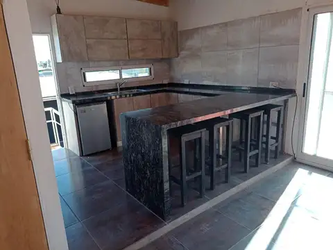 Local + dpto+ deposito en Avenida en Tierra de Sueños 3