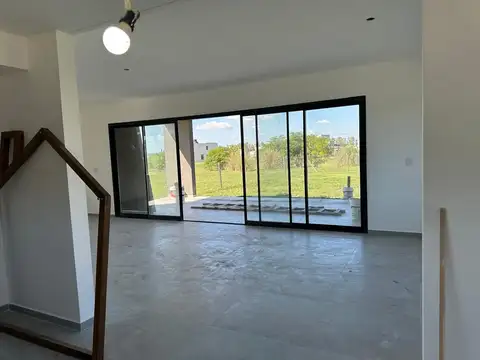 Casa  en Venta en Santa Elisa, Pilar del Este, Pilar