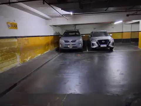 VENTA COCHERA EN RECOLETA