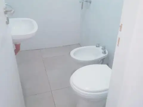 Depto Tipo Casa en Alquiler en Chilavert, $ 450.000
