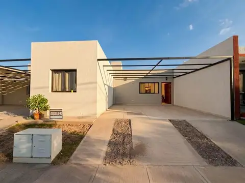 Casa en barrio privado Vista Oliva 3 Dorm 2 Baños 2 Cocheras a estrenar