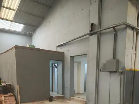 Galpon en Alquiler en Lomas Del Mirador, USD 2.300