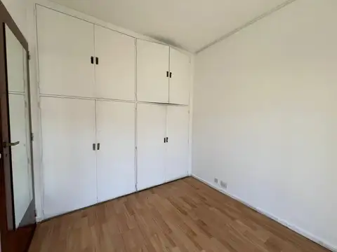 Depto 4 ambientes con gran balcón terraza, cochera y baulera