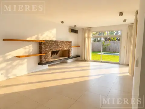 Casa 6 ambientes con 3 baños