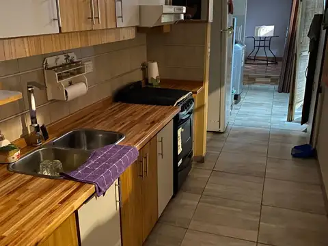 CASA EN VENTA LA PLATA 3 DORMITORIOS Y COCHERA