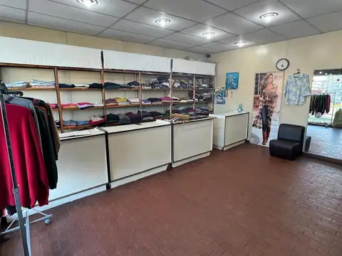 Local en Alquiler en Moron Sur, $ 700.000