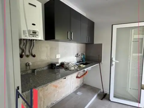 Casa en Alquiler con 2 cocheras