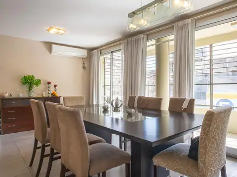 VENTA DEPARTAMENTO 3 DORMITORIOS - PISO EXCLUSIVO - CON COCHERA CUBIERTA Y QUINCHO.