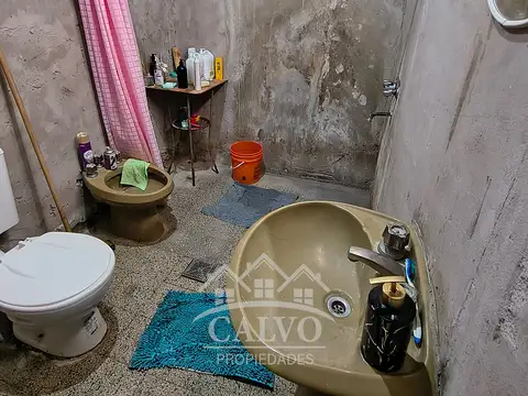 Casa 4 ambientes con 1 baño