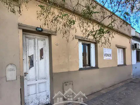 Casa a Reciclar. Mercedes, Buenos Aires.