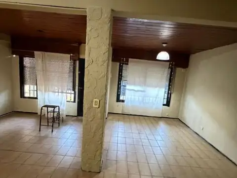 Depto Tipo Casa en Alquiler de 2 dormitorios