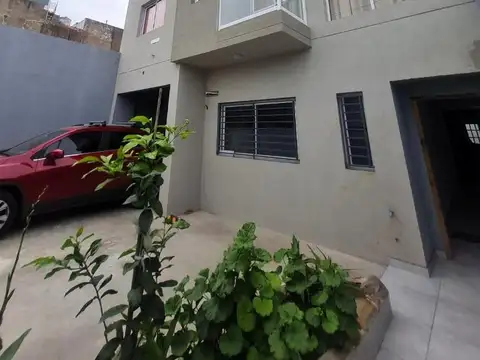 ALQUILER CIUDAD MADERO 2 AMB CON BALCON EDIFICIO JOVEN