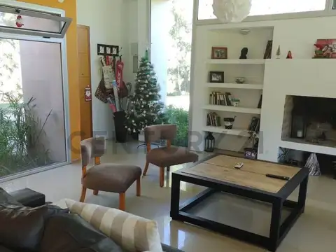 Casa en Venta en Abasto, USD 160.000