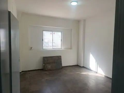 Galpón Comercial & Industrial en Alquiler en Ituzaingo Norte!