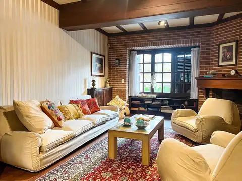 Casa en Venta con 3 cocheras