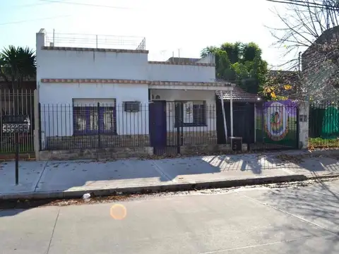 VENTA CASA 4 AMB. COCH PATIO Y TERRZ A. CRED MORON