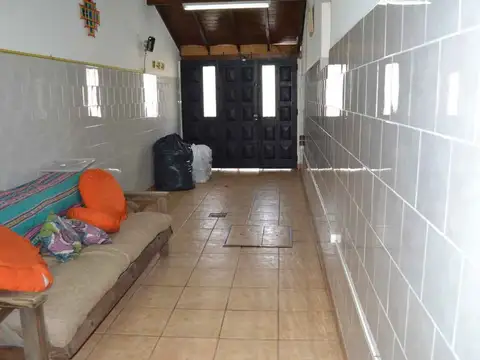 VENTA CASA 4 AMB. COCH PATIO Y TERRZ A. CRED MORON