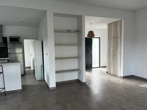 Casa  en Alquiler en Santa Lucia, Pilar del Este, Pilar
