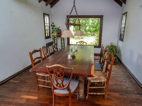 CASA DE CAMPO EN CHACRAS DEL MOLINO.
