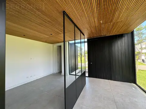 Casa 6 ambientes con 3 baños