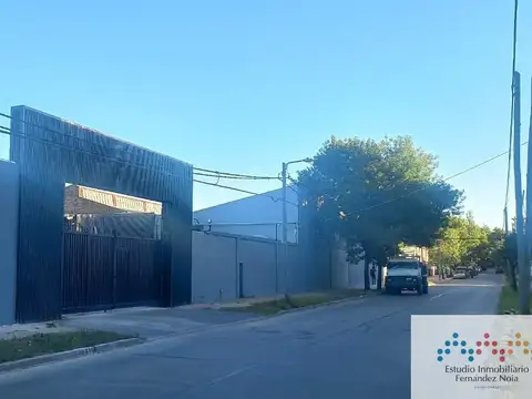 Galpón en predio empresarial de 900m2 en Monte Grande