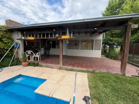 VENTA CASA EN ESQUINA 3 DORMI ROLDAN