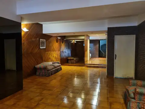 SE VENDE SEMIPISO 4 AMB. LARREA 1000