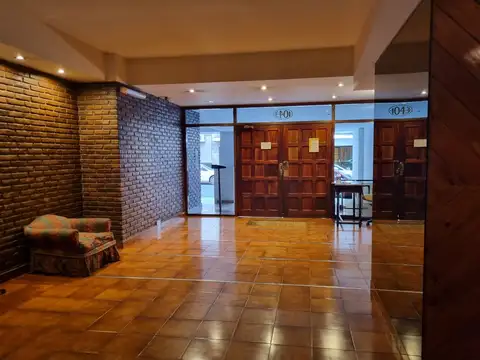 SE VENDE SEMIPISO 4 AMB. LARREA 1000