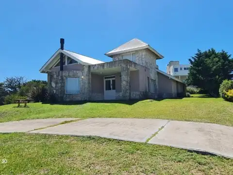 En Cariló | Confortable casa La marina