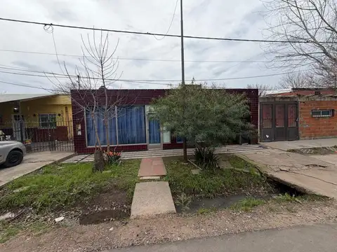 Venta | casa | 2 dormitorios | cochera | granadero baigorria | barrio los robles