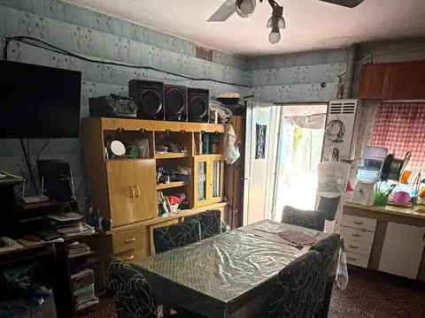 Casa 4 ambientes con 1 baño