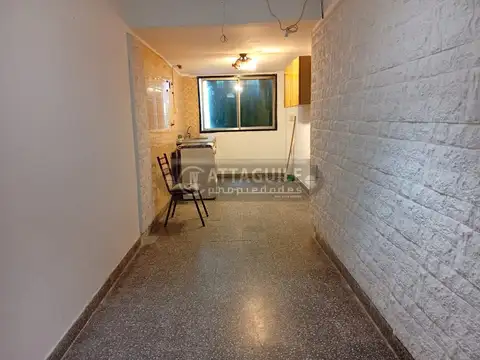 Depto Tipo Casa en Alquiler de 3 ambientes