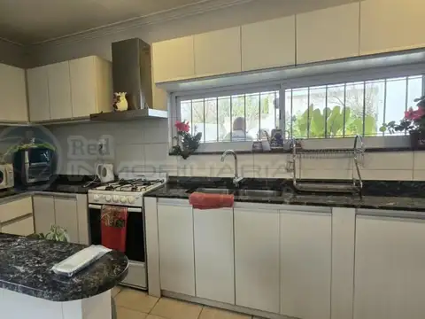 casa con amplio parque y excelente distribución