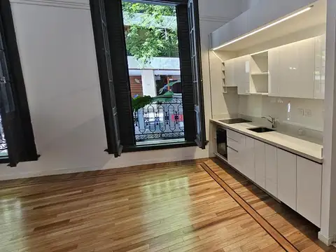 Juncal  al 1600 esquina Montevideo