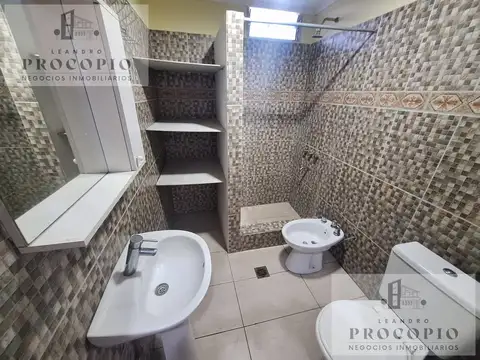 Depto Tipo Casa en Alquiler con 1 cocheras