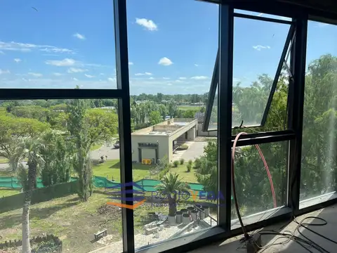 Oficina en Alquiler al Norte