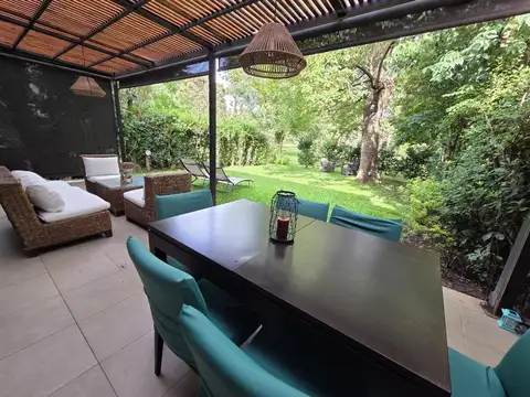 Casa 4 Amb Con Jardín Barrio Los Alamos, Pilar APTO CREDITO