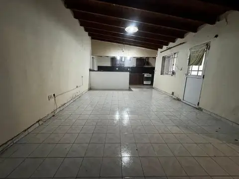 Calle 192 entre 43 y 44 500