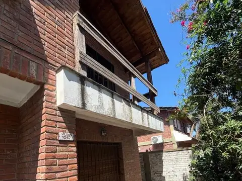 Casa 5 ambientes con 2 baños