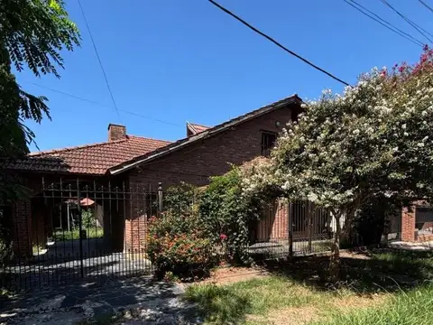 Casa en Venta en Luis Guillon, USD 110.000