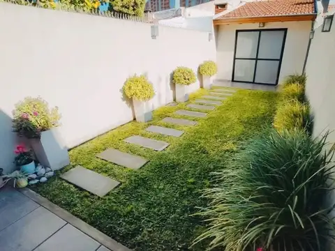 VENTA PH DUPLEX 4 AMB COCHERA JARDÍN QUINCHO