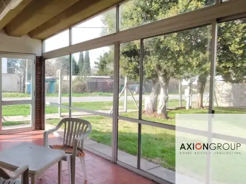 Casa 6 ambientes con 2 baños