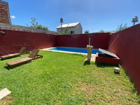 Casa 4 ambientes con 2 baños