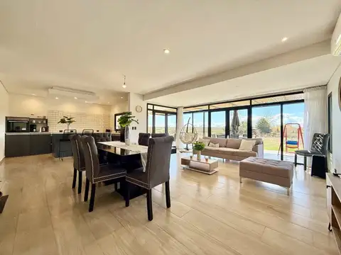 Avenida Auca Mahuida 100