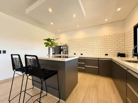 Avenida Auca Mahuida 100