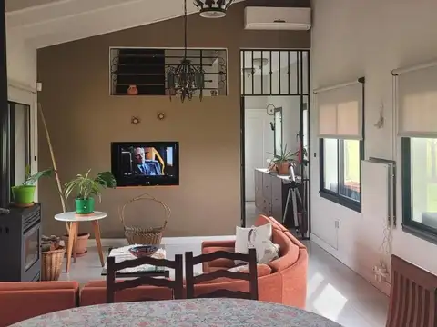 VENTA CASA HERMOSA EN EL ESPINILLO 4 AMBIENTES, CARLOS KEEN