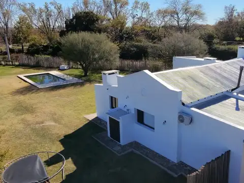 Casa 4 ambientes con 3 baños