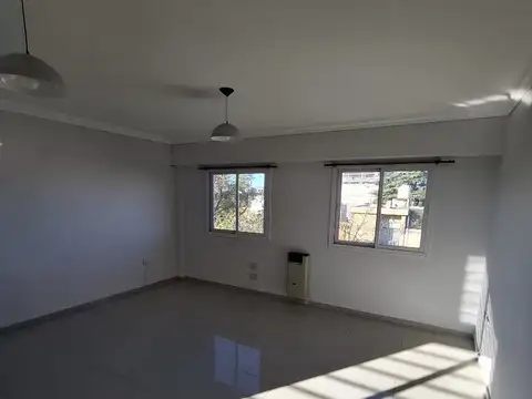Departamento en Alquiler en Villa Sarmiento, $ 550.000