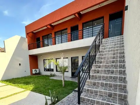 Venta de departamento en condominio cerrado Castelar Norte.