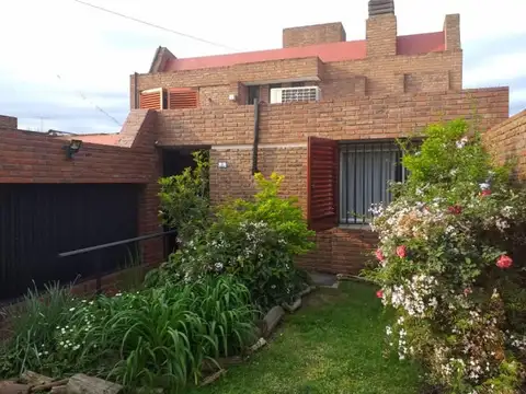 IMPORTANTE CASA EN VENTA, EN LA MEJOR ZONA DE MARCOS PAZ, BUENOS AIRES, ZONA OESTE